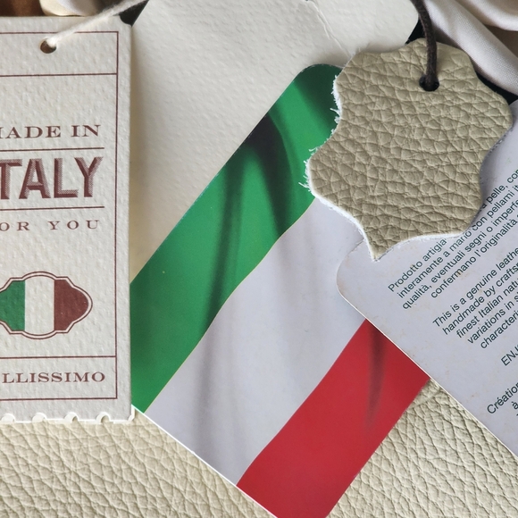 Valentina Women's NWT Made In Italy, Beige/Brown Pebbled Leather Shoulder Bag. - Picture 9 of 15